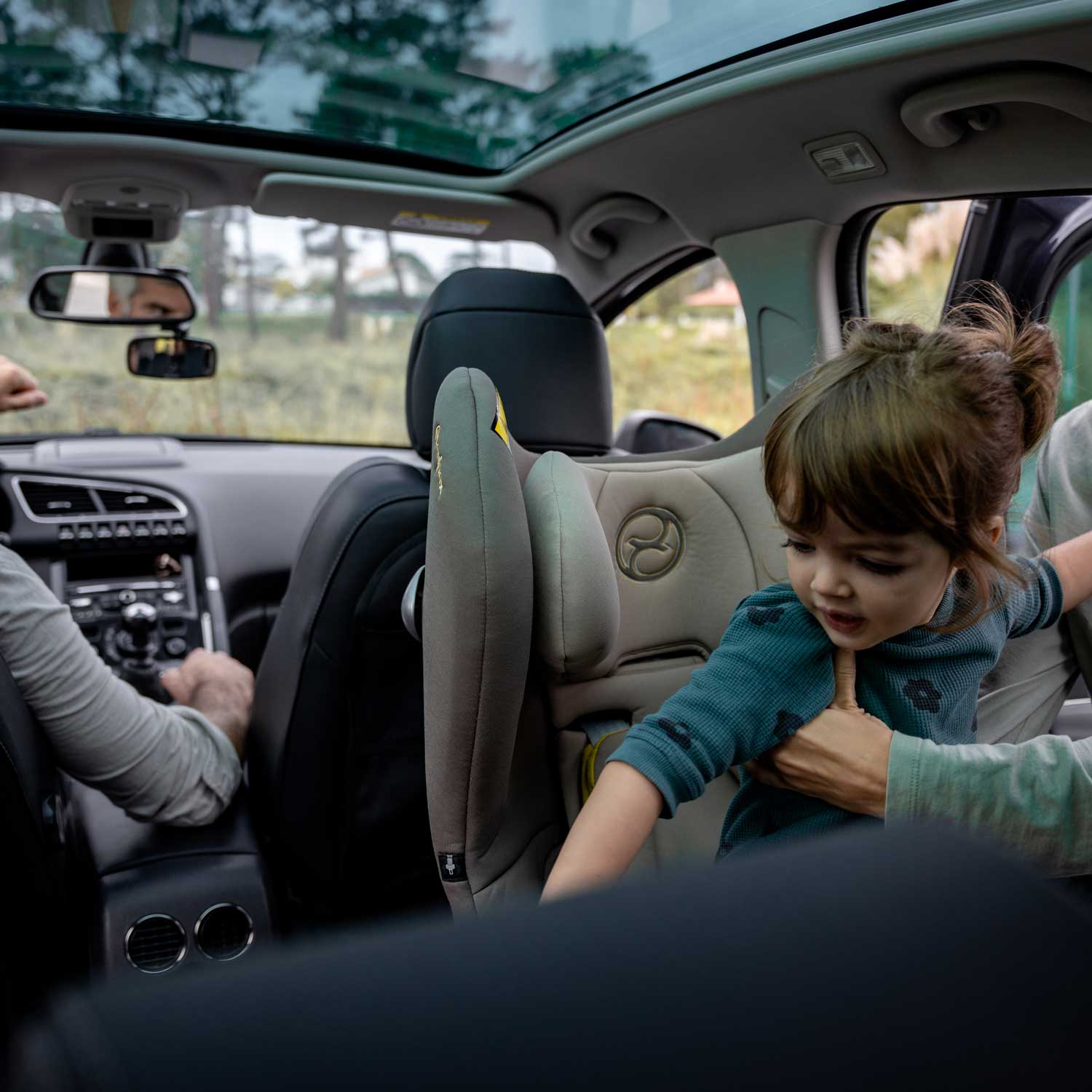 ezimoov-mirror-clip-parents-installation-child-car-seat